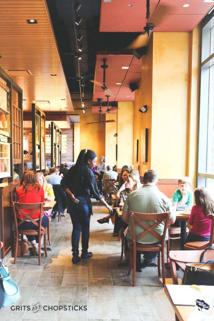 tupelo-honey-restaurant-atmosphere-2