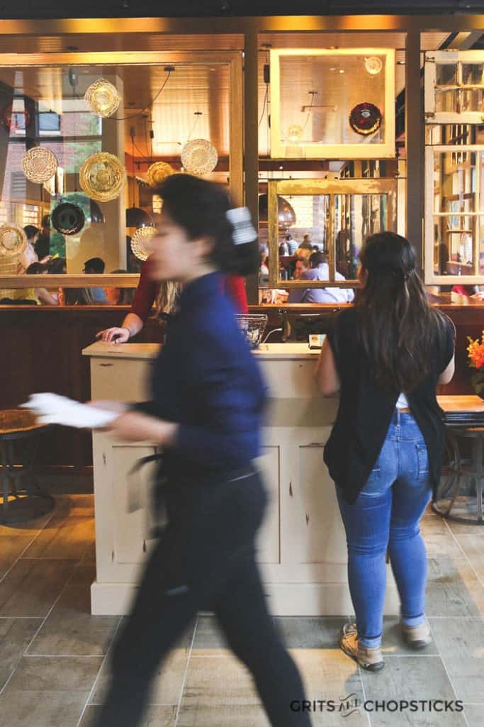 tupelo-honey-restaurant-atmosphere-3