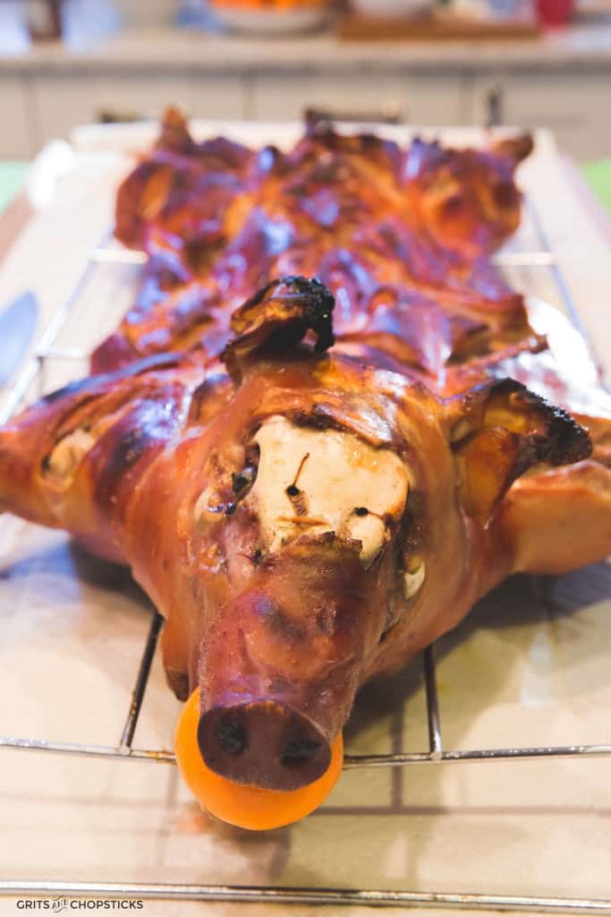 Photos of how to roast a pig with a Caja China