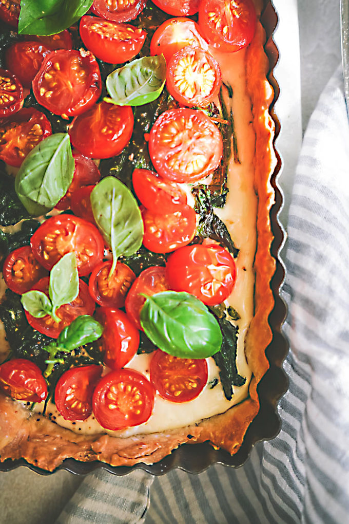 tomato tart with spinach and ricotta